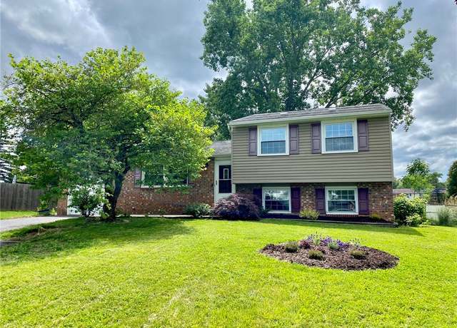 Property at 14 Close Hollow Dr, Hamlin, NY 14464, 4 beds, 2 baths