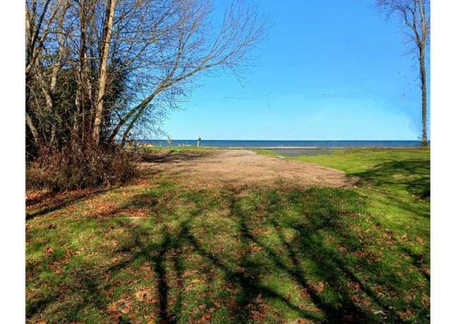 Property at 69 N Delavergne Dr, Parma, NY 14468