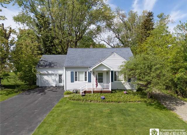 Property at 10595 Linwood Dr, Dunkirk-town, NY 14048, 3 beds, 2 baths