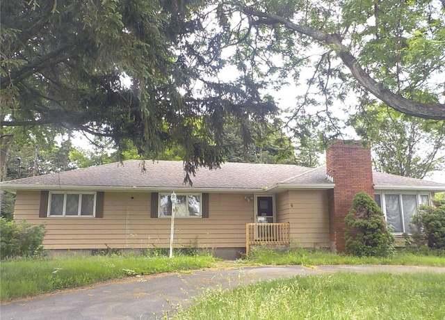 Property at 6 Newport Rd, Irondequoit, NY 14622, 4 beds, 3 baths