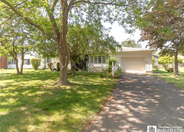 Property at 14 Wilson Ave, Dunkirk, NY 14048, 3 beds, 1 bath