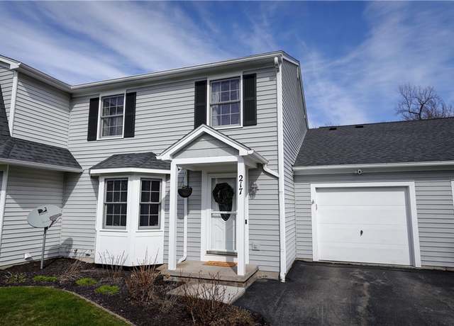 Property at 217 Wycliff Dr, Webster, NY 14580, 3 beds, 1.5 baths