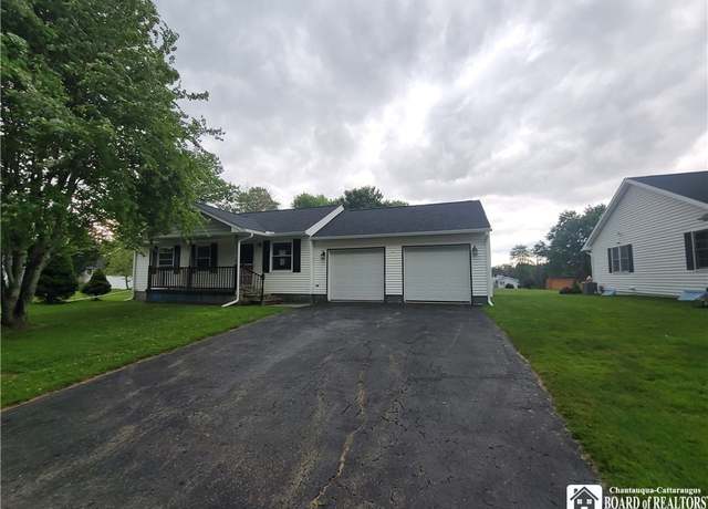 Property at 260 Valleyview Ave, Jamestown, NY 14701, 3 beds, 1 bath