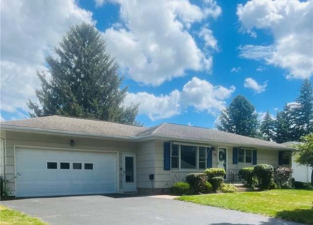 Property at 138 Andrea Ln, Irondequoit, NY 14609, 3 beds, 1.5 baths