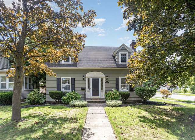 Property at 121 Burwell Rd, Irondequoit, NY 14617, 3 beds, 2 baths