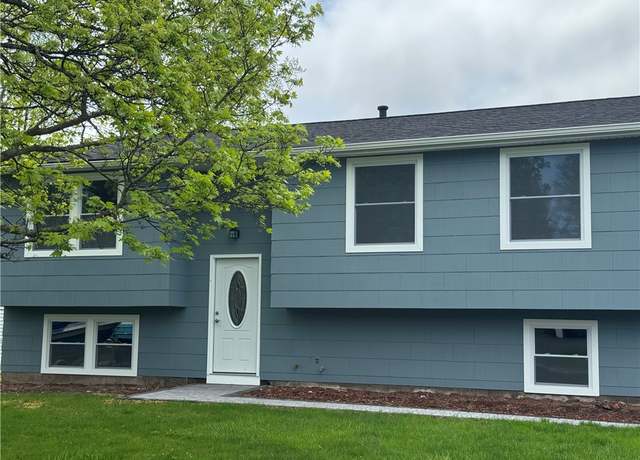 Property at 30 Spicewood Ln, Chili, NY 14624, 3 beds, 1.5 baths