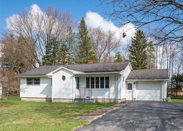 Property at 432 E Oak Orchard St, Shelby, NY 14103, 3 beds, 1 bath