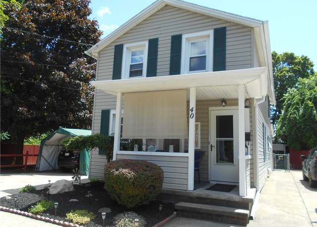 Property at 40 Cottage St, Auburn, NY 13021, 3 beds, 1 bath