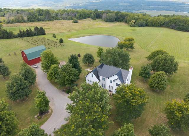 Property at 8200 Logan Rd, Sparta, NY 14437, 4 beds, 3.5 baths