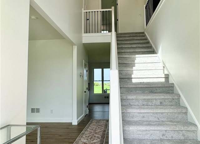 Property at 4 Brookwood Hills Dr, Big Flats, NY 14845, 4 beds, 2.5 baths