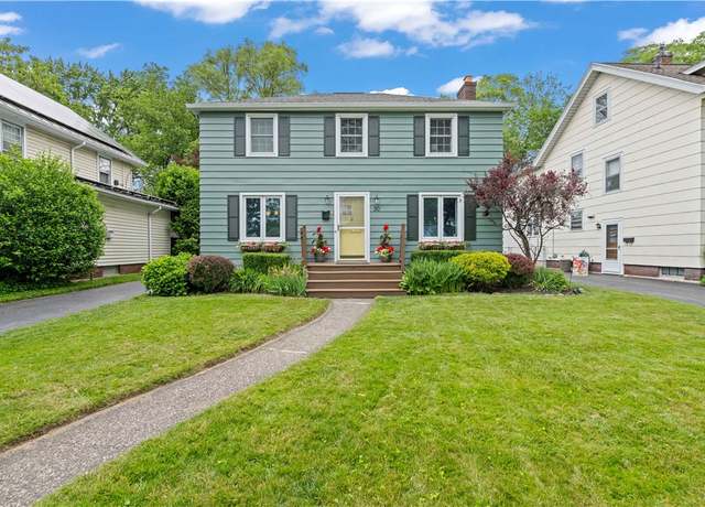 Property at 30 Northfield Rd, Irondequoit, NY 14617, 3 beds, 1.5 baths