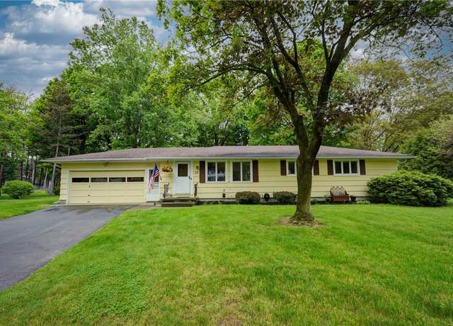Property at 22 White Oak Ln, Perinton, NY 14450, 3 beds, 2 baths