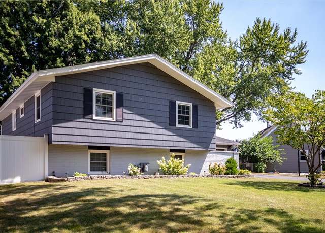 Property at 140 Ledgewood Dr, Greece, NY 14615, 6 beds, 2 baths