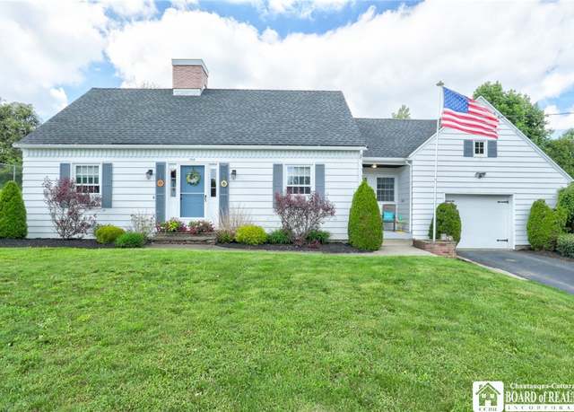 Property at 134 Connecticut Ave, Jamestown, NY 14701, 3 beds, 1.5 baths