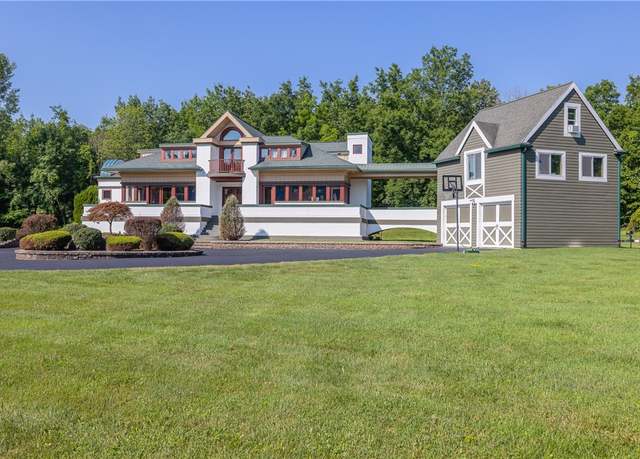 Property at 4872 Bedford Dr, Canandaigua Town, NY 14424, 5 beds, 4.5 baths