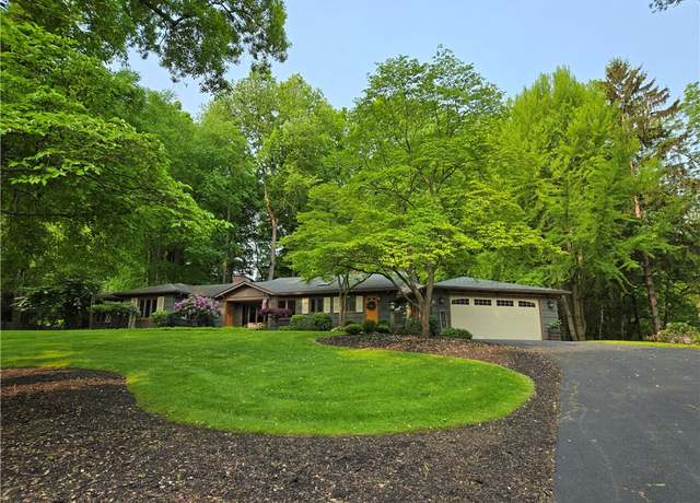 Property at 41 Edgewater Ln, Irondequoit, NY 14617, 4 beds, 2.5 baths