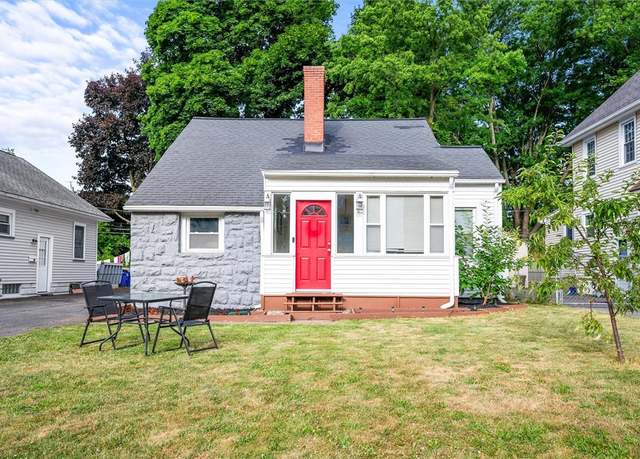Property at 110 Castleford Rd, Greece, NY 14616, 3 beds, 1 bath