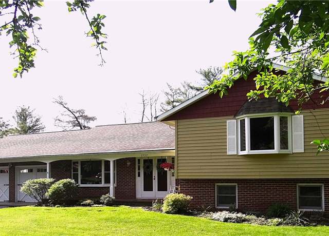 Property at 1737 Genesee Rd, Elmira, NY 14905, 5 beds, 4 baths
