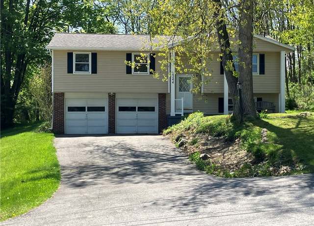 Property at 1344 Willowdale Dr, Macedon, NY 14502, 3 beds, 1.5 baths