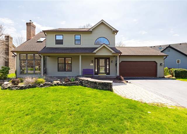 Property at 122 Eastman Ests, Irondequoit, NY 14622, 3 beds, 2.5 baths