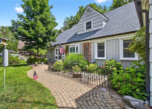 Property at 84 Railroad Mills Rd Rd, Pittsford, NY 14534, 6 beds, 3 baths