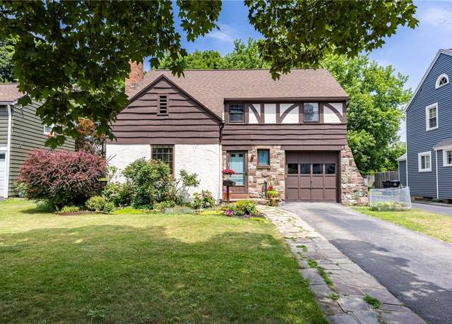 Property at 54 Covington Rd, Irondequoit, NY 14617, 3 beds, 1.5 baths