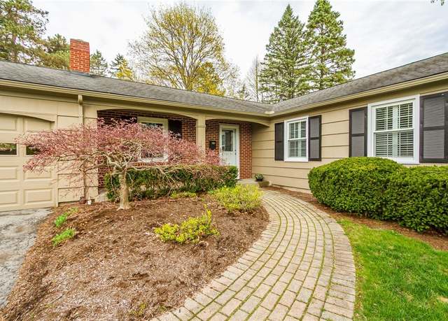 Property at 5 Reitz Cir, Pittsford, NY 14534, 3 beds, 2.5 baths