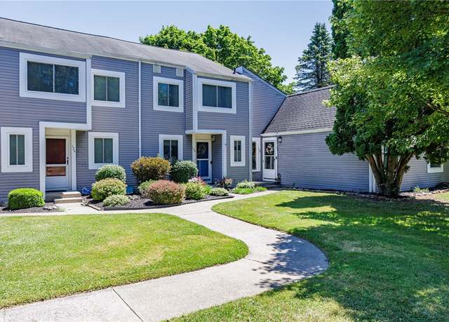 Property at 122 Countess Dr, Henrietta, NY 14586, 3 beds, 2.5 baths