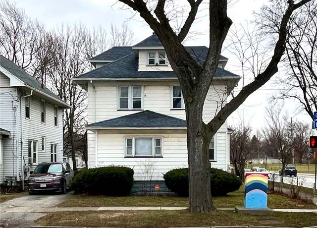 Property at 879 Emerson St, Rochester, NY 14613, 3 beds, 2.5 baths