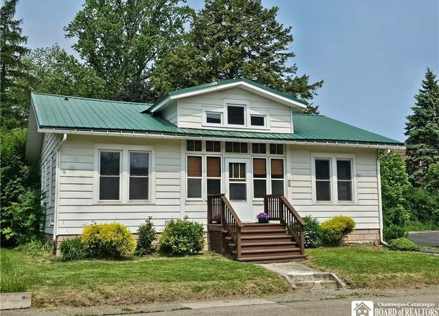 Property at 1 Parkway St, Hanover, NY 14136, 2 beds, 1 bath