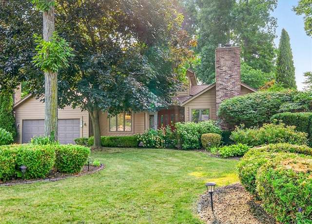 Property at 30 Emjay Ln, Greece, NY 14612, 3 beds, 3.5 baths