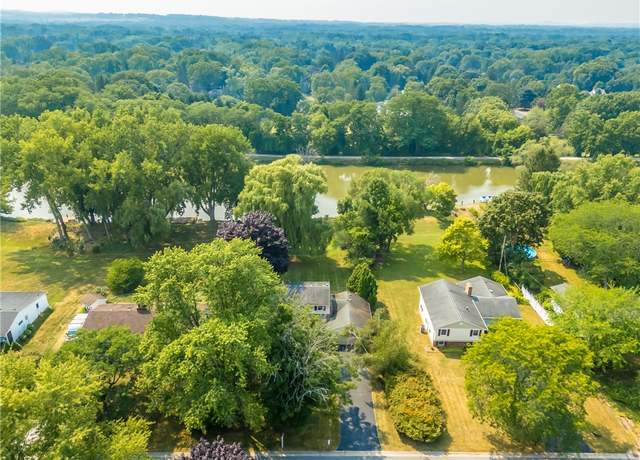 Property at 28 Old Post Rd, Perinton, NY 14450, 4 beds, 2.5 baths