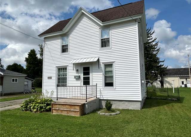 Property at 209 Lincoln St, Wayland, NY 14752, 3 beds, 1 bath