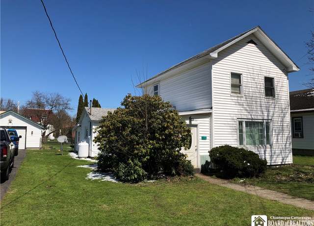 Property at 208 Oak St, Dayton, NY 14138, 3 beds, 1 bath