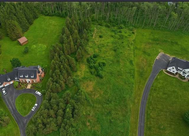 Property at 22 Holly Hi, Mendon, NY 14472