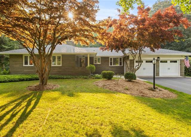 Property at 267 Mount Airy Dr, Irondequoit, NY 14617, 4 beds, 2.5 baths