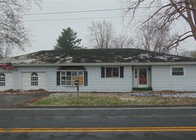 Property at 1596 North Rd, Waterloo, NY 13165, 5 beds, 2 baths