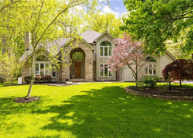 Property at 7 Mount View Cres, Penfield, NY 14580, 4 beds, 3 baths