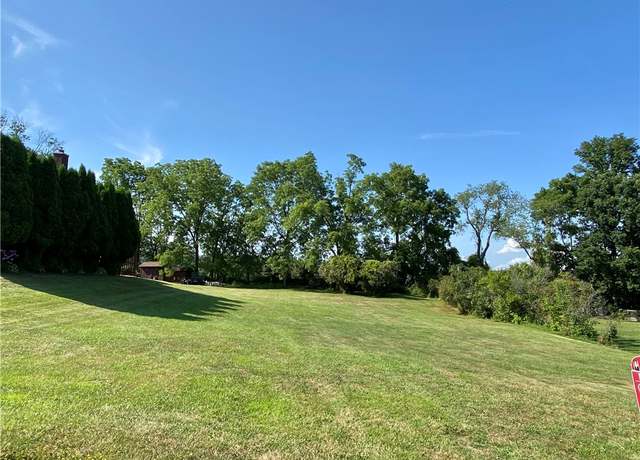 Property at 114 Nottingham Way, Horseheads, NY 14903, 4 beds, 2 baths