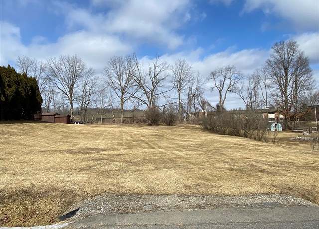 Property at 114 Nottingham Way, Horseheads, NY 14903, 4 beds, 2 baths