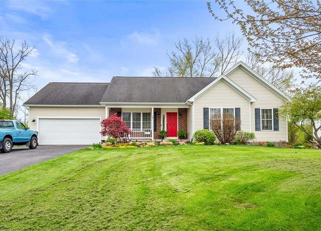 Property at 25 Country Creek Ln, Hamlin, NY 14468, 4 beds, 3 baths