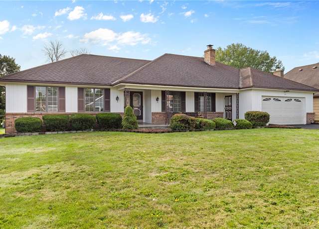 Property at 116 Northwood Dr, Greece, NY 14612, 3 beds, 2.5 baths