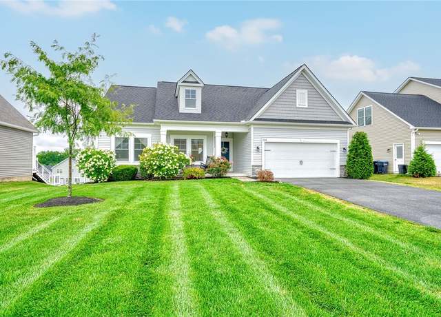 Property at 114 Hidden Vw, Henrietta, NY 14586, 3 beds, 2 baths