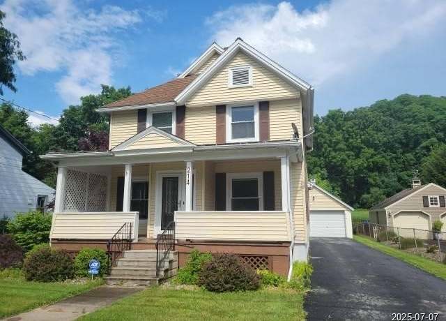 Property at 214 Hoffman St, Arcadia, NY 14513, 3 beds, 1.5 baths