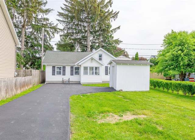Property at 237 Heberle Rd, Irondequoit, NY 14609, 2 beds, 1 bath
