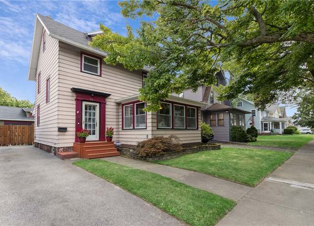 Property at 72 Eastview Ave, Irondequoit, NY 14609, 3 beds, 1.5 baths