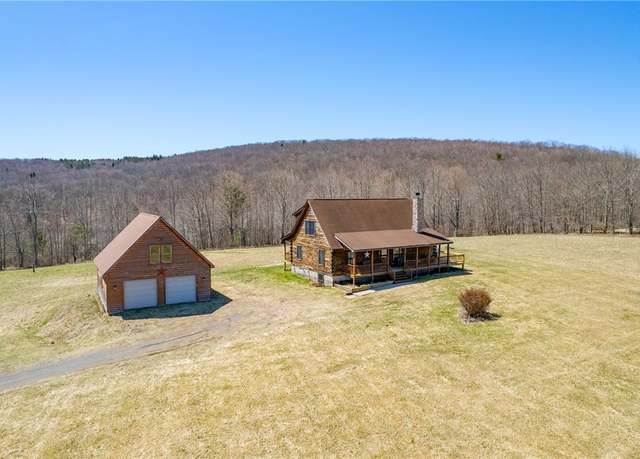 Property at 1725 Hubbell Hill Rd, Middletown, NY 12455, 4 beds, 3 baths