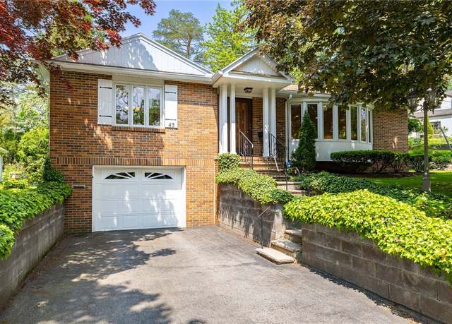 Property at 43 Azalea Rd, Rochester, NY 14620, 2 beds, 2 baths