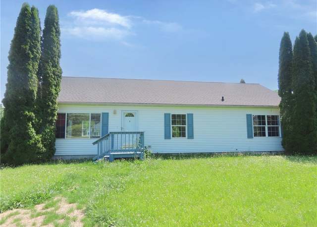 Property at 178 Hook Rd, Farmington, NY 14425, 3 beds, 2 baths