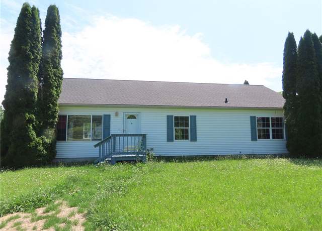 Property at 178 Hook Rd, Farmington, NY 14425, 3 beds, 2 baths